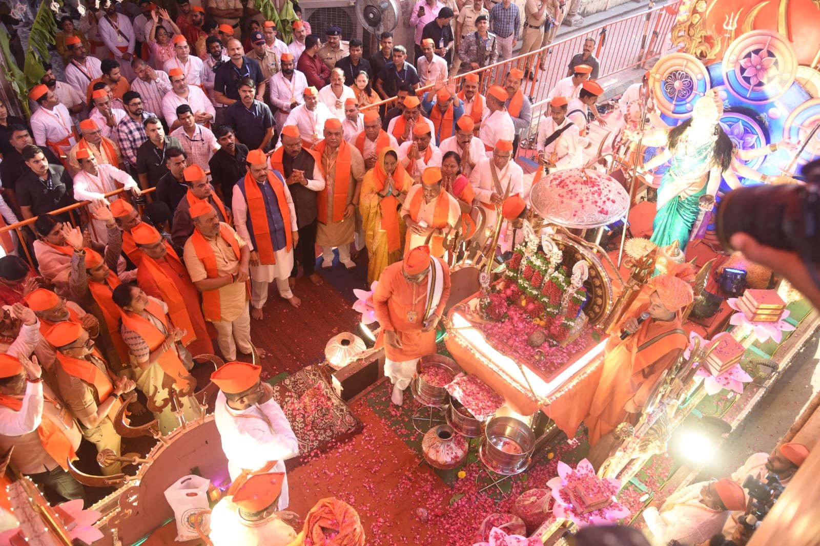 नागपुर में धूमधाम से निकाली गई रामनवमी शोभायात्रा