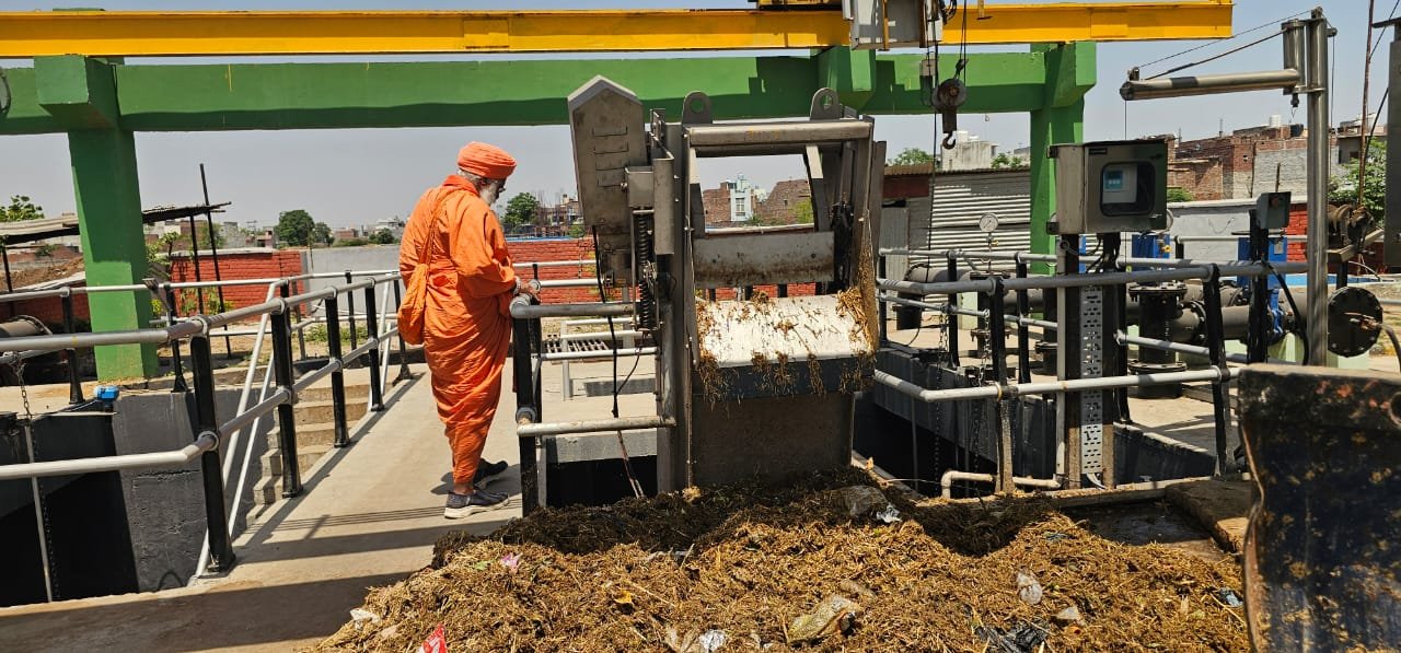 Buddha dariya cleaning sant seechewal punjab identity2