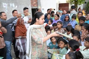 खन्ना पुलिस की एक ओर सराहनीय पहल, नशा मुक्त मीट मार्केट इलाके में “घर-घर संपर्क मुहिम शुरू