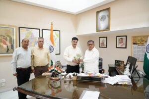 मित्तल ने राज्यपाल कटारिया को दिया निमंत्रण
